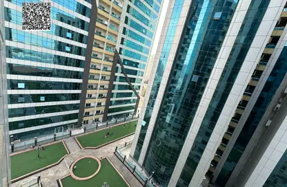 شقة - غرفة نوم - 2 حمامات للبيع في أورينت تاور 1 - أورينت تاور - البستان - عجمان