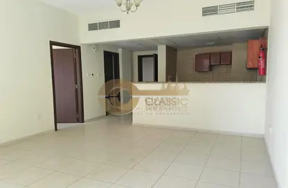 شقة - غرفة نوم - 2 حمامات للايجار في اي سي 1- اماراتي - 10 - طراز إماراتي - المدينة الدولية - دبي