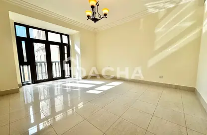 شقة - 2 غرف نوم - 3 حمامات للايجار في التاجر ريزيدنس - جزيرة المدينة القديمة - المدينة القديمة - دبي وسط المدينة - دبي