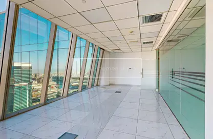 مكتب - استوديو - 1 حمام للايجار في القمة - الخليج التجاري - دبي