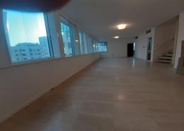 Empty Room image for: Duplex - 3 bedrooms - 4 bathrooms for rent in Tourist Club Area - Abu Dhabi, Image 1