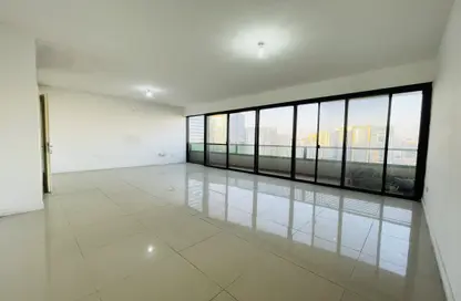 Apartment - 3 Bedrooms - 4 Bathrooms for rent in Madinat Zayed - Abu Dhabi