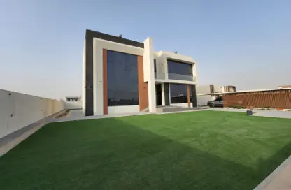 Villa - 4 Bedrooms - 7 Bathrooms for rent in Al Aweer 1 - Al Aweer - Dubai