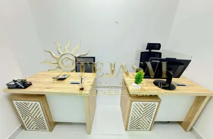 Office Space - Studio - 1 Bathroom for rent in Red Avenue - Al Garhoud - Dubai