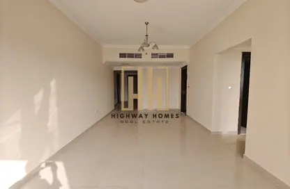 Apartment - 3 Bedrooms - 3 Bathrooms for rent in Muweileh Community - Muwaileh Commercial - Sharjah