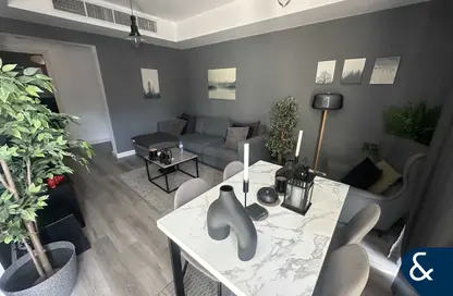 Villa - 2 Bedrooms - 2 Bathrooms for rent in Springs 15 - The Springs - Dubai