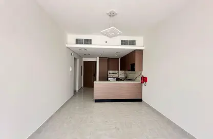 شقة - 2 غرف نوم - 3 حمامات للايجار في أفانوس - الضاحية 10 - قرية الجميرا سركل - دبي