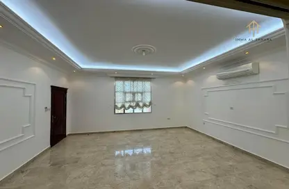 Villa - 4 Bedrooms - 6 Bathrooms for rent in Al Markhaniya - Al Ain