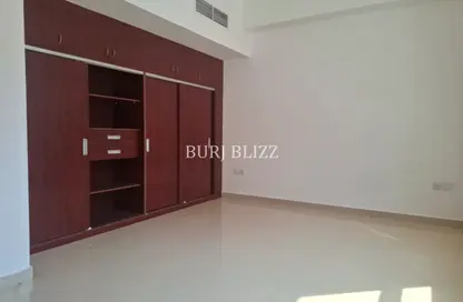 شقة - غرفة نوم - 2 حمامات للايجار في مسكن الامير - منطقة 11 - قرية جميرا الدائرية - دبي