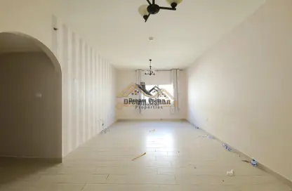 Apartment - 3 Bedrooms - 3 Bathrooms for rent in Muwaileh Commercial - Sharjah