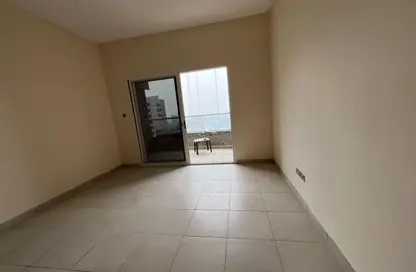 Apartment - 2 Bedrooms - 3 Bathrooms for rent in Al Khan Corniche - Al Khan - Sharjah