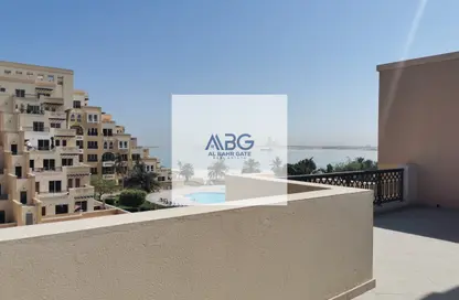 شقة - 2 غرف نوم - 4 حمامات للبيع في ياقوت - باب البحر - جزيرة المرجان - رأس الخيمة