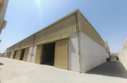 Warehouse - Studio - 1 Bathroom for rent in Al Sajaa - Sharjah