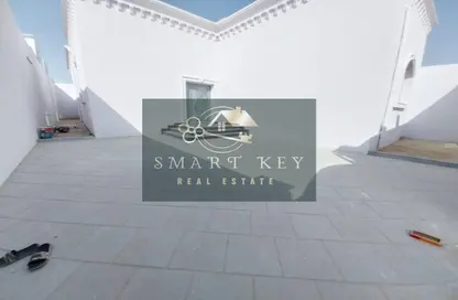 Villa - 4 Bedrooms - 6 Bathrooms for rent in Al Karamah - Abu Dhabi
