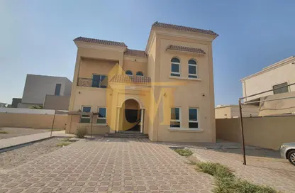 Villa - 4 Bedrooms - 6 Bathrooms for rent in Al Aweer 1 - Al Aweer - Dubai