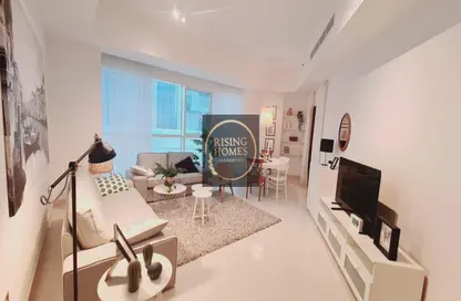Living Room image for: Apartment - 2 Bedrooms - 3 Bathrooms for rent in Al Jeel Towers - Shams Abu Dhabi - Al Reem Island - Abu Dhabi, Image 1