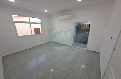 Empty Room image for: Apartment - 1 Bathroom for rent in SH- 21 - Al Shamkha - Abu Dhabi, Image 1
