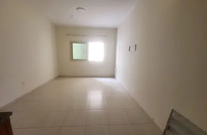 Apartment - Studio - 1 Bathroom for rent in Bu Tina - Al Sharq - Sharjah