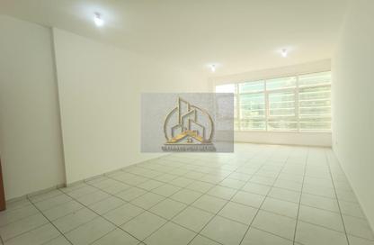 شقة - 2 غرف نوم - 3 حمامات للايجار في شارع حمدان - أبوظبي