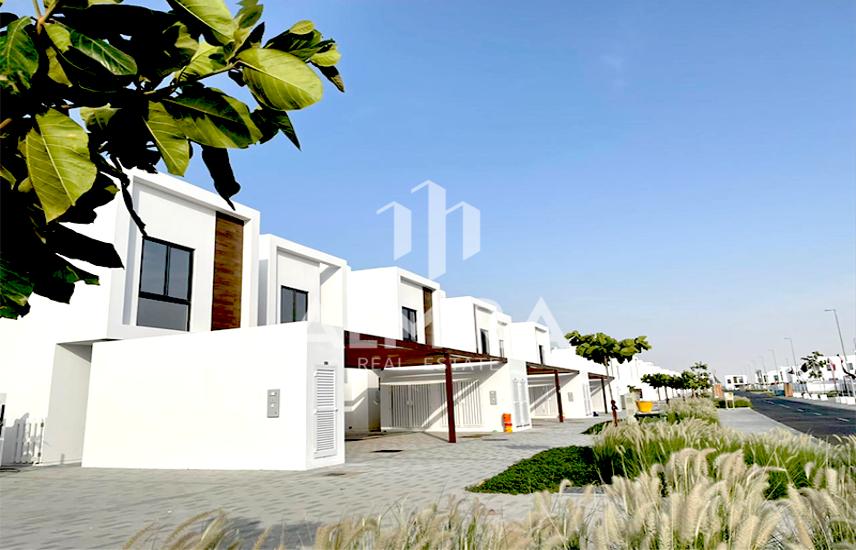 Townhouse for Sale in Al Ghadeer 2 Great Location + Maid Close To