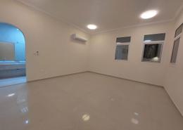 صورةغرفة فارغة لـ: فيلا - 4 غرف نوم - 5 حمامات للكراء في مدينة زايد (مدينة خليفة ج) - مدينة خليفة - أبوظبي, صورة 1