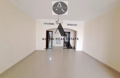 Apartment - 2 Bedrooms - 2 Bathrooms for rent in Al Khan - Sharjah
