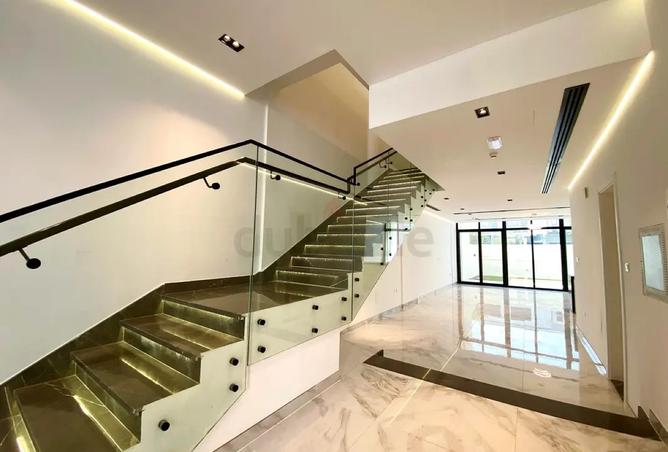 Experience luxury living in this stunning 4bedroom