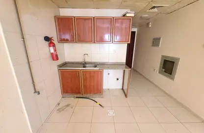 Apartment - Studio - 1 Bathroom for rent in Hajar Building - Muwaileh Commercial - Sharjah