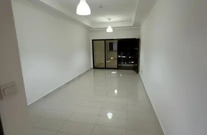 شقة - غرفة نوم - 2 حمامات للايجار في الراشدية 1 - الراشدية - عجمان