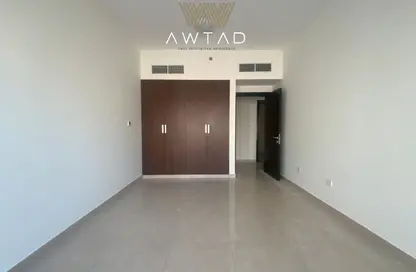 Apartment - 3 Bedrooms - 4 Bathrooms for rent in Royal JVC Building - District 10 - Jumeirah Village Circle - Dubai