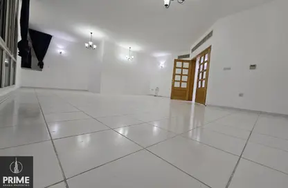 Apartment - 3 Bedrooms - 4 Bathrooms for rent in Al Muroor Building - Sultan Bin Zayed the First Street - Muroor Area - Abu Dhabi