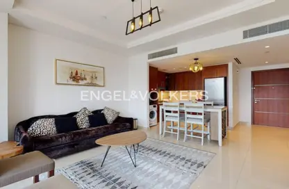 Living / Dining Room image for: Apartment - 1 Bedroom - 2 Bathrooms for rent in Boulevard Point - Downtown Dubai - Dubai, Image 1