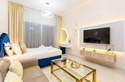 Living Room image for: Apartment - 1 Bathroom for rent in Elite Business Bay Residence - Business Bay - Dubai, Image 1