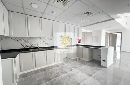 Apartment - 3 Bedrooms - 4 Bathrooms for rent in Al Warsan 4 - Al Warsan - Dubai