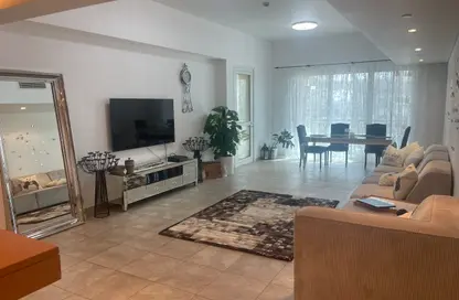 Apartment - 2 Bedrooms - 3 Bathrooms for sale in Marina Residences - Palm Jumeirah - Dubai