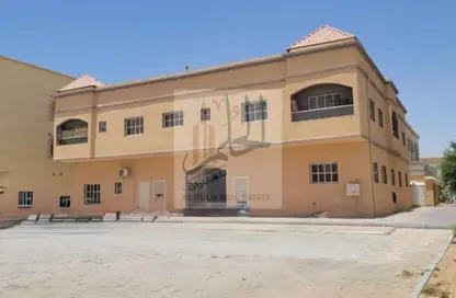عمارة بالكامل - 8 غرف نوم - 8 حمامات للبيع في 2 المويهات - المويهات - عجمان