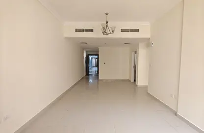 Apartment - 1 Bedroom - 2 Bathrooms for rent in Muwaileh 29 Building - Muwaileh - Sharjah