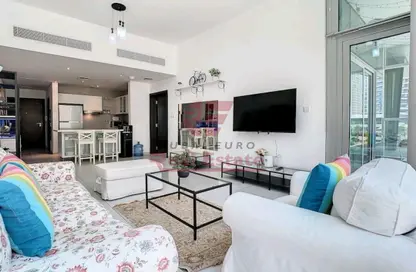 Living Room image for: Apartment - 1 Bedroom - 2 Bathrooms for rent in Panoramic Tower - Dubai Marina - Dubai, Image 1