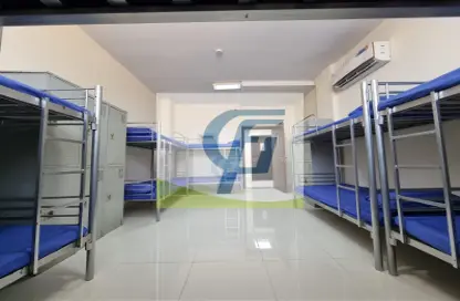 سكن الموظفين - استوديو - 8 حمامات للايجار في م-37 - مصفح الصناعية - مصفح - أبوظبي