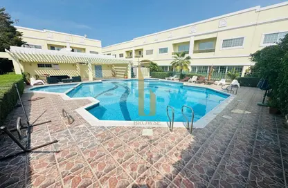 Villa - 4 Bedrooms - 4 Bathrooms for rent in Jumeirah 1 Villas - Jumeirah 1 - Jumeirah - Dubai