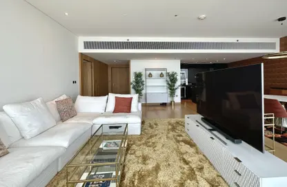 Living Room image for: Apartment - 1 Bedroom - 1 Bathroom for sale in Bulgari Resort  and  Residences - Jumeirah Bay Island - Jumeirah - Dubai, Image 1