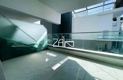 Apartment - 2 Bedrooms - 3 Bathrooms for rent in Oasis 1 - Oasis Residences - Masdar City - Abu Dhabi
