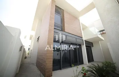 Outdoor Building image for: Villa - 5 Bedrooms for rent in West Yas - Yas Island - Abu Dhabi, Image 1