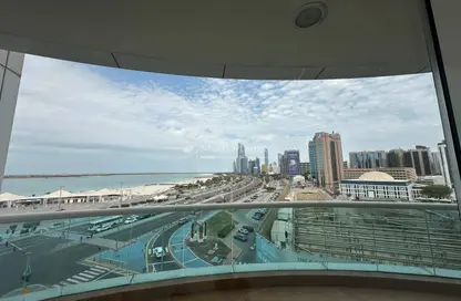 شقة - 3 غرف نوم - 4 حمامات للايجار في شارع الكورنيش - أبوظبي