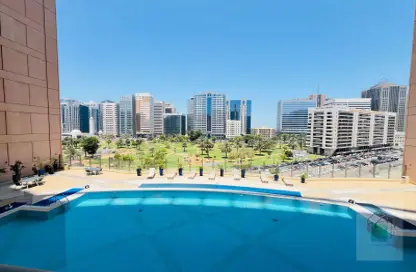 شقة - 2 غرف نوم - 4 حمامات للايجار في برج الجزيرة - شارع الكورنيش - أبوظبي