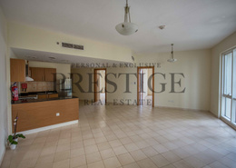 Large 2 Bedroom I The Crescent I Lake View