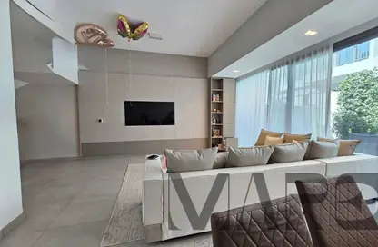 فيلا - 3 غرف نوم - 4 حمامات للبيع في ماج آي - ماج سيتي - مدينة الشيخ محمد بن راشد - دبي