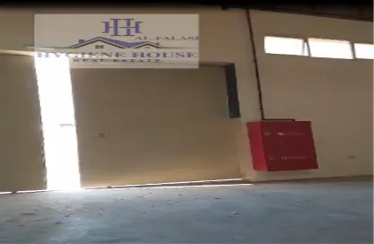 Warehouse for rent at a price of 45 thousand dirhams in Umm Al Quwain for rent