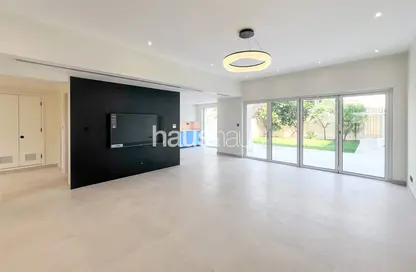 Villa - 3 Bedrooms - 2 Bathrooms for rent in Springs 14 - The Springs - Dubai