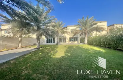 Garden image for: Villa - 3 Bedrooms - 3 Bathrooms for rent in Regional - Jumeirah Park - Dubai, Image 1